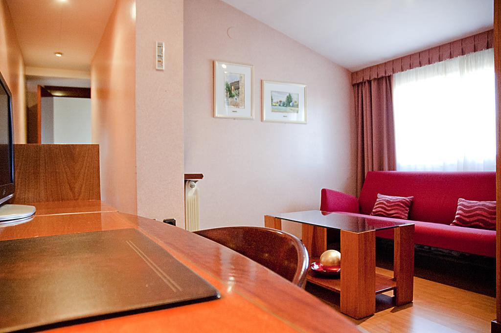 Hotel Arumi Santa Eugenia de Berga Room photo